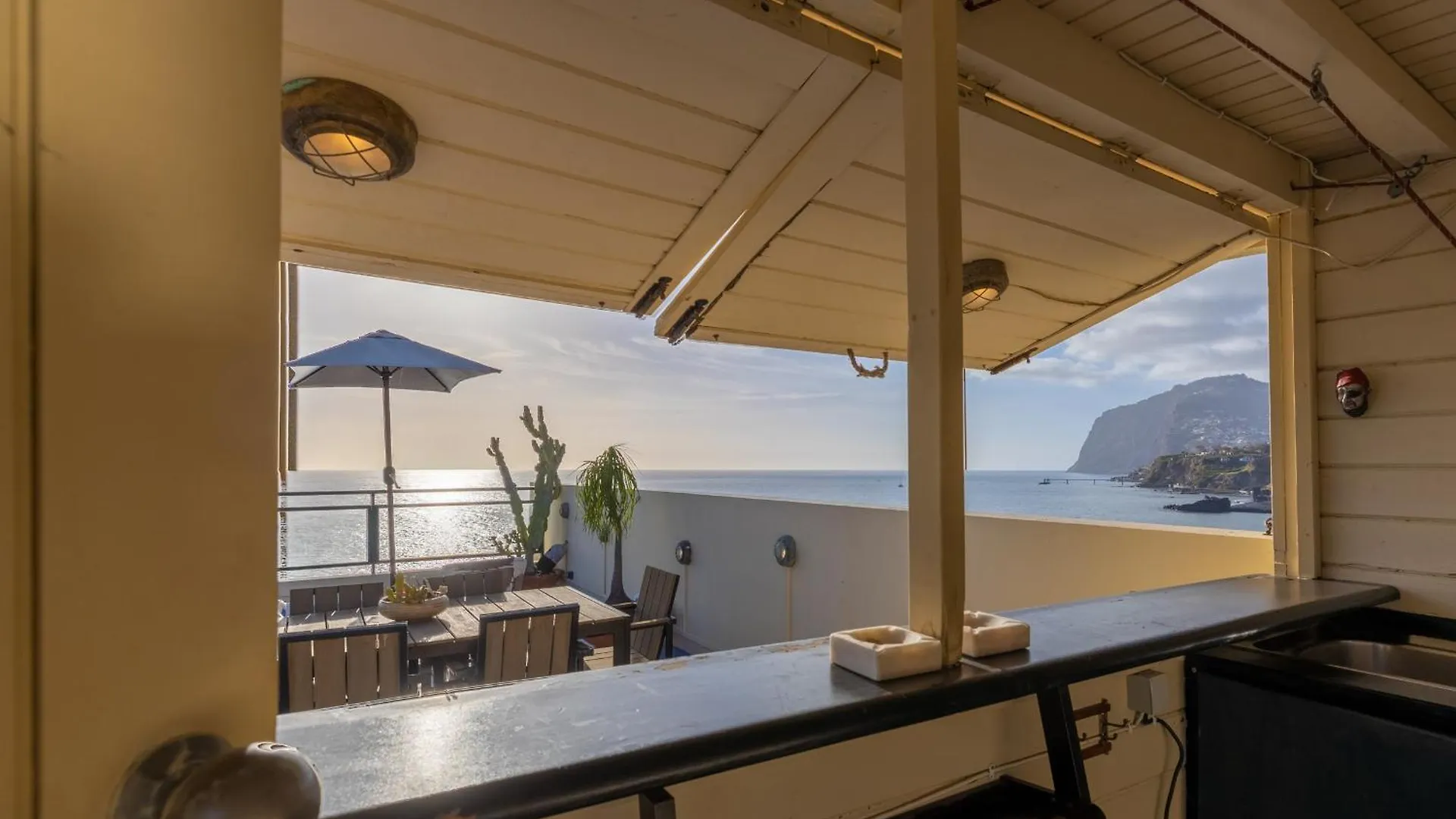 Flowers Island House 8 Infinity Funchal  Funchal (Madeira)